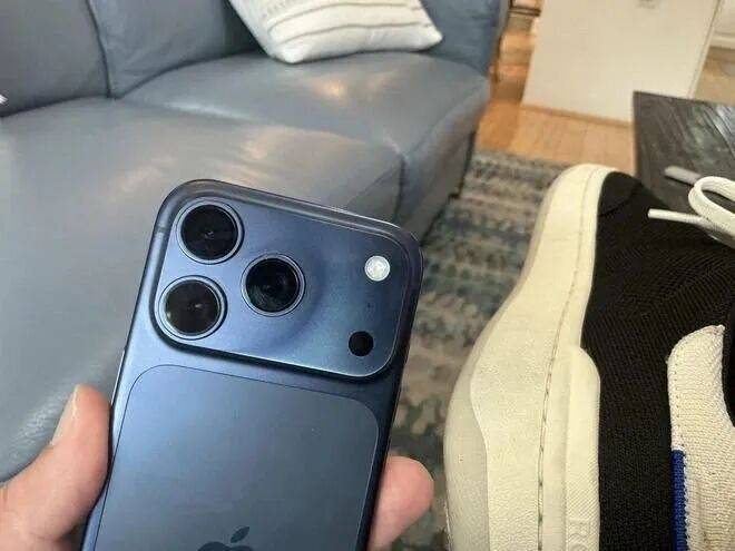 媒体:苹果已彻查iPhone17Pro褪色以确定根本原因,专家预估问题出在“封孔”工艺